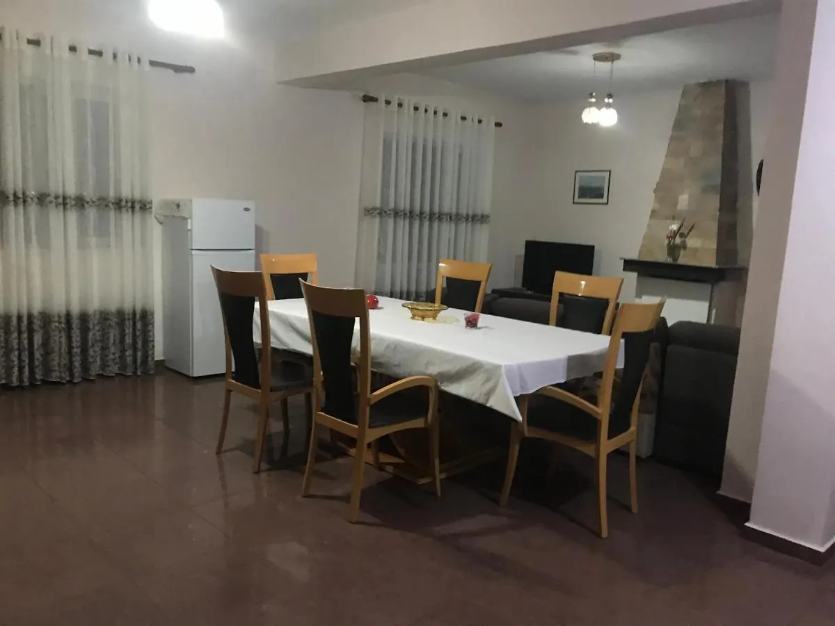 Beachfront Apartment Himarë