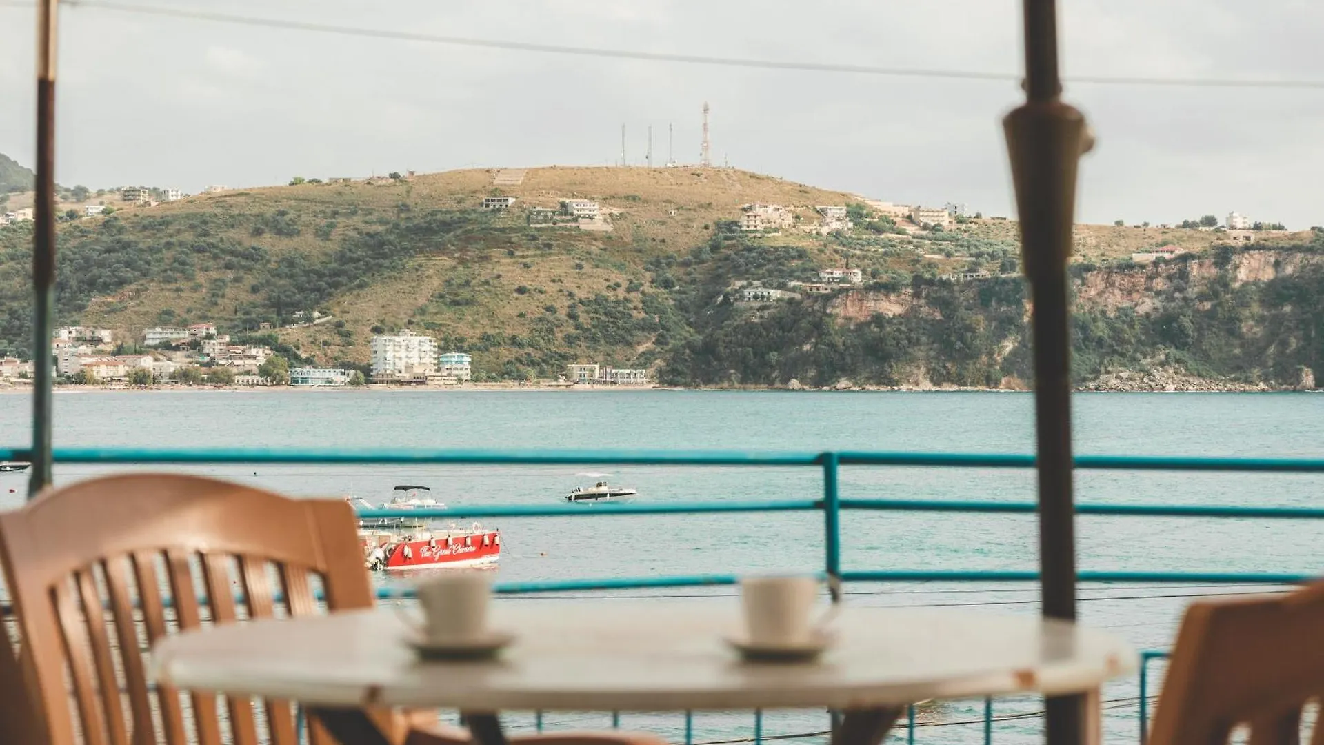 Beachfront Apartment Himarë